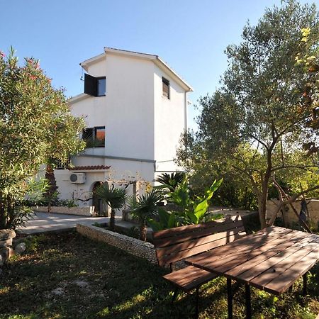 Apartments With A Parking Space Okrug Donji, Ciovo - 13732 Donji Okrug  Bagian luar foto