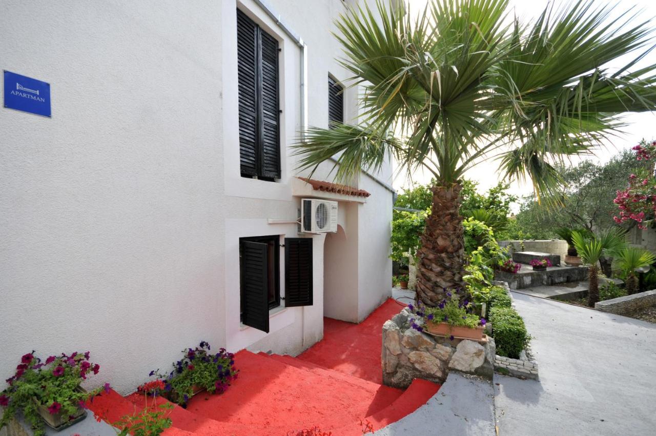 Apartments With A Parking Space Okrug Donji, Ciovo - 13732 Donji Okrug  Bagian luar foto