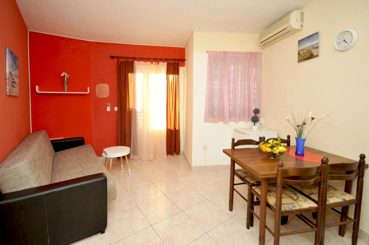 Apartments With A Parking Space Okrug Donji, Ciovo - 13732 Donji Okrug  Bagian luar foto