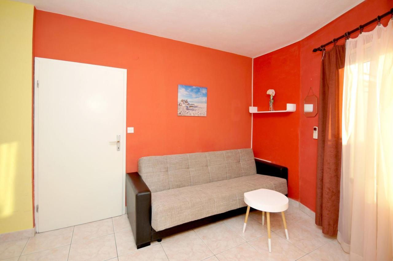 Apartments With A Parking Space Okrug Donji, Ciovo - 13732 Donji Okrug  Bagian luar foto